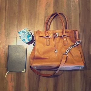 MICHAEL KORS Handbag - classic and stylish 👜